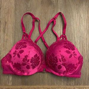 Victoria’s Secret lace bombshell bra 32A